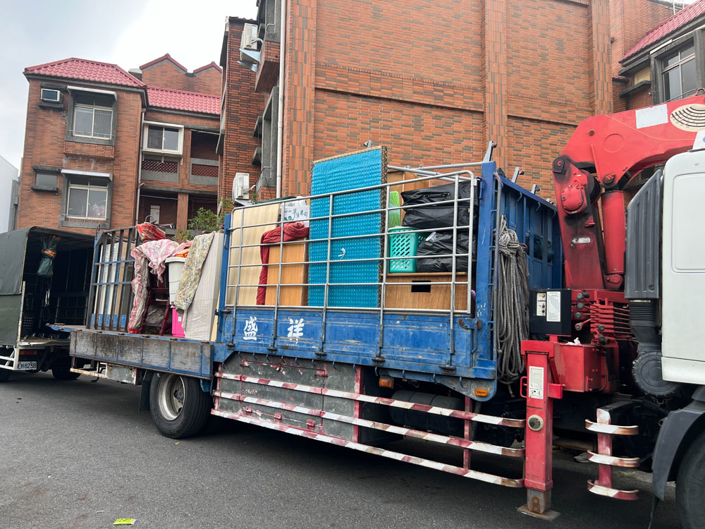 台中17噸吊貨卡車搬家